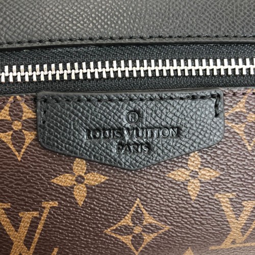 LOUİS VUİTTON OUTDOOR BUMBAG CLASSİC