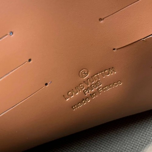 LOUİS VUİTTON POCHETTE VOYAGE CLASSİC