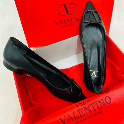 VALENTİNO GARAVANİ VLOGO BALLET FLATS